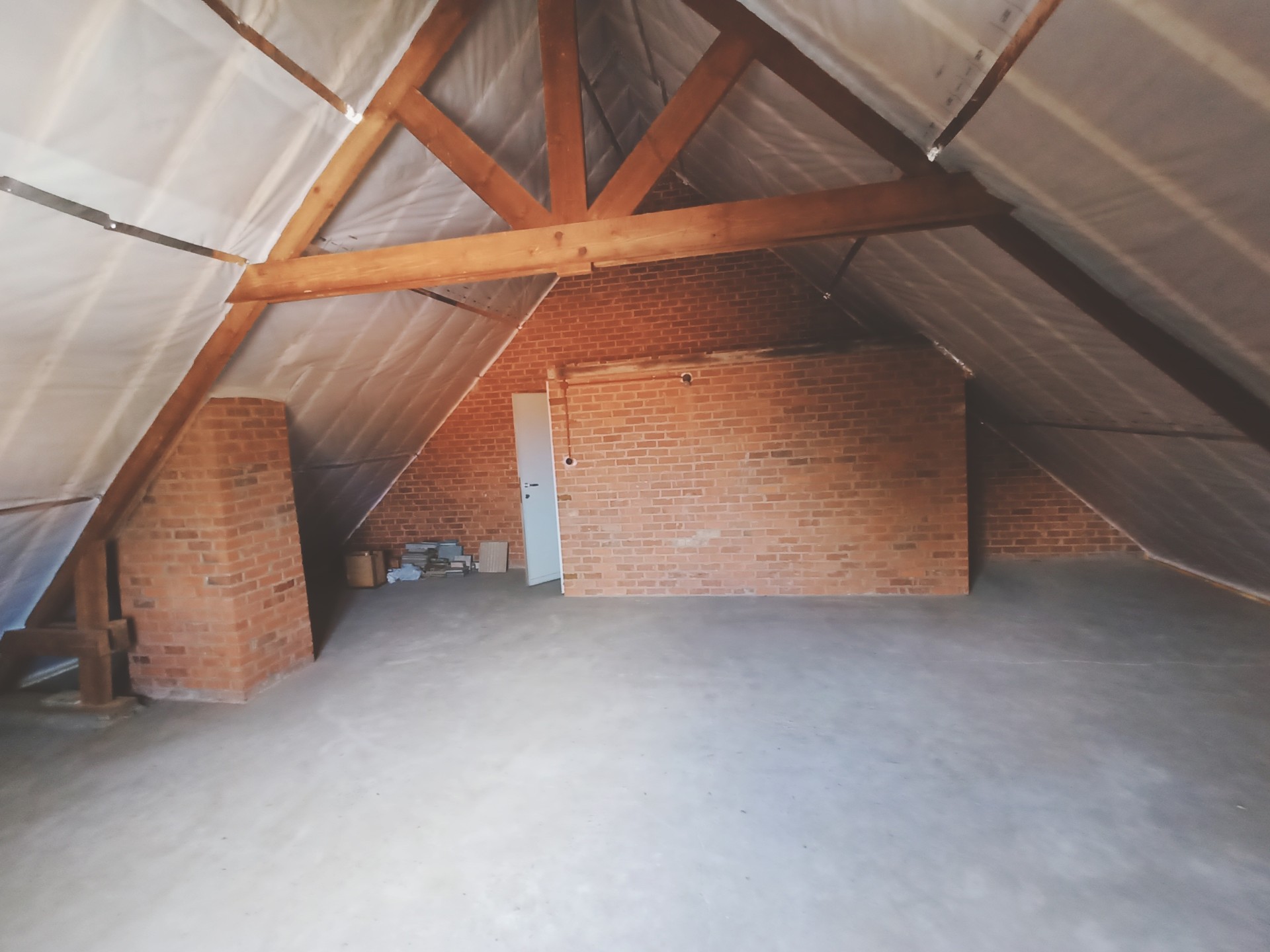 Attic with window and 16 cm insulation